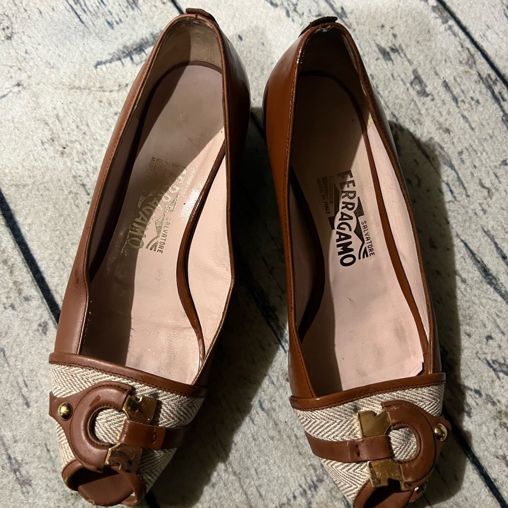 Salvatore Ferragamo Brown and Cream Flats with Gold Accents - Picture 3 of 11